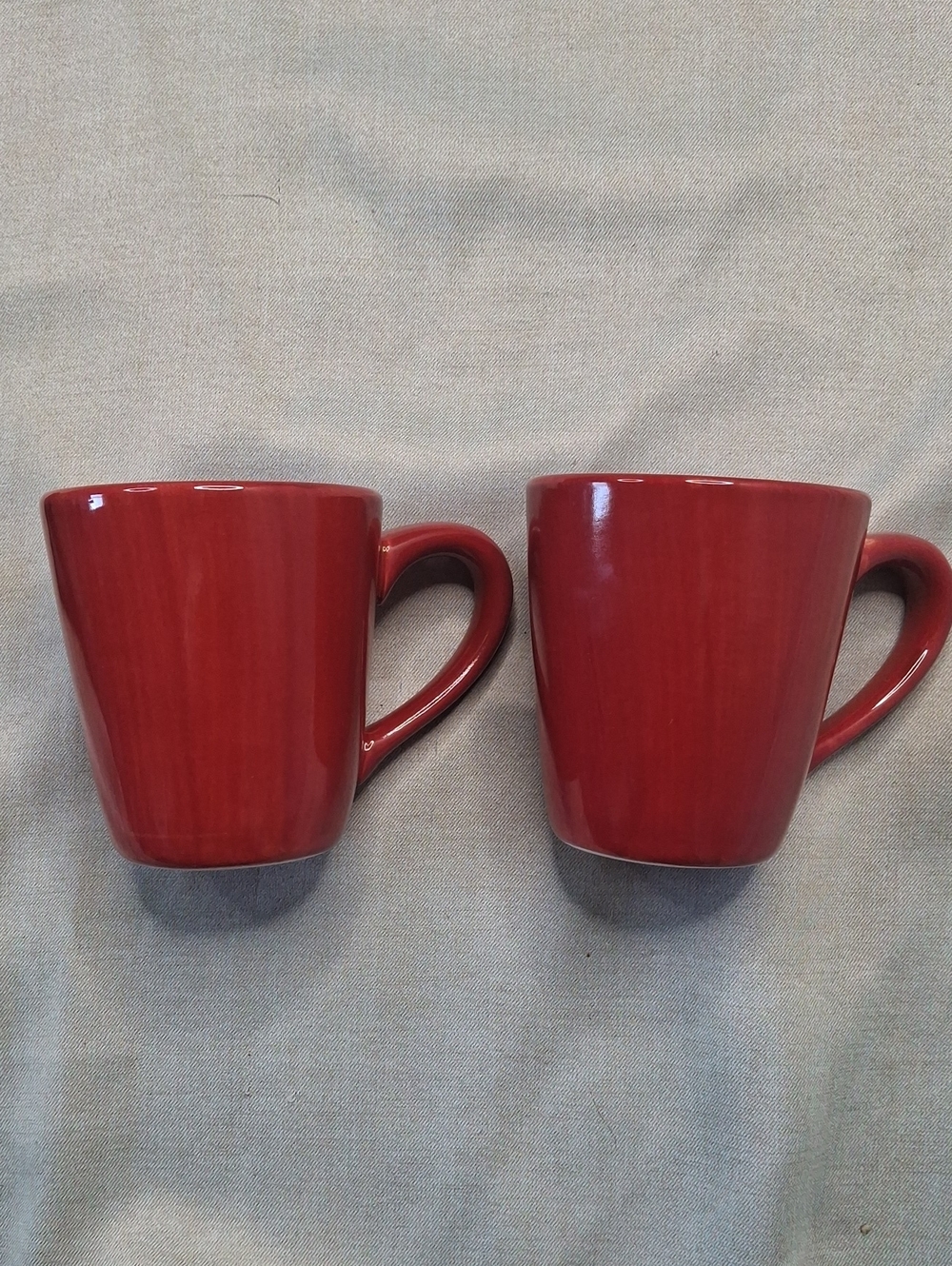 Set of 2 Red Ceramic Coffee Mugs with Comfortable Handles